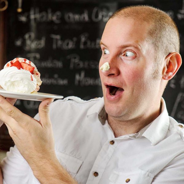stacks-image-33D21FC  © Licensed to simonjacobs.com. 27/09/2014 London, UK. Great British Bake Off finalist Richard Burr at The Battle Axes, Elstree, Herts for a Chef and Brewer design a pudding competition. Photo credit : Simon Jacobs